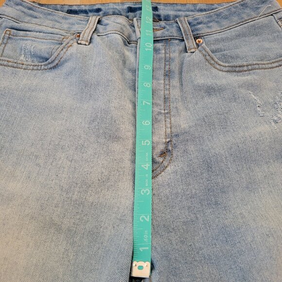 Universal Thread Jeans Distressed Curvy Light Blue Straight Leg Size 10 Denim - Picture 10 of 12